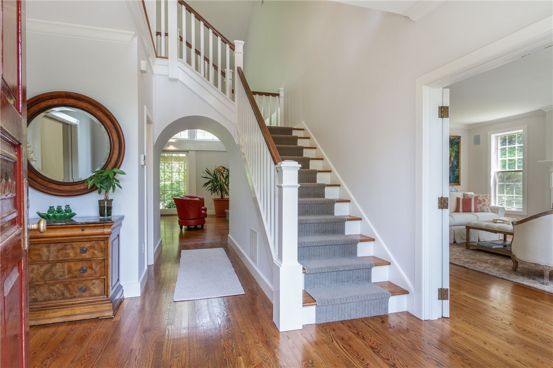 60 Gray Craig Road Middletown, RI 02842 - Photo 5 of 38