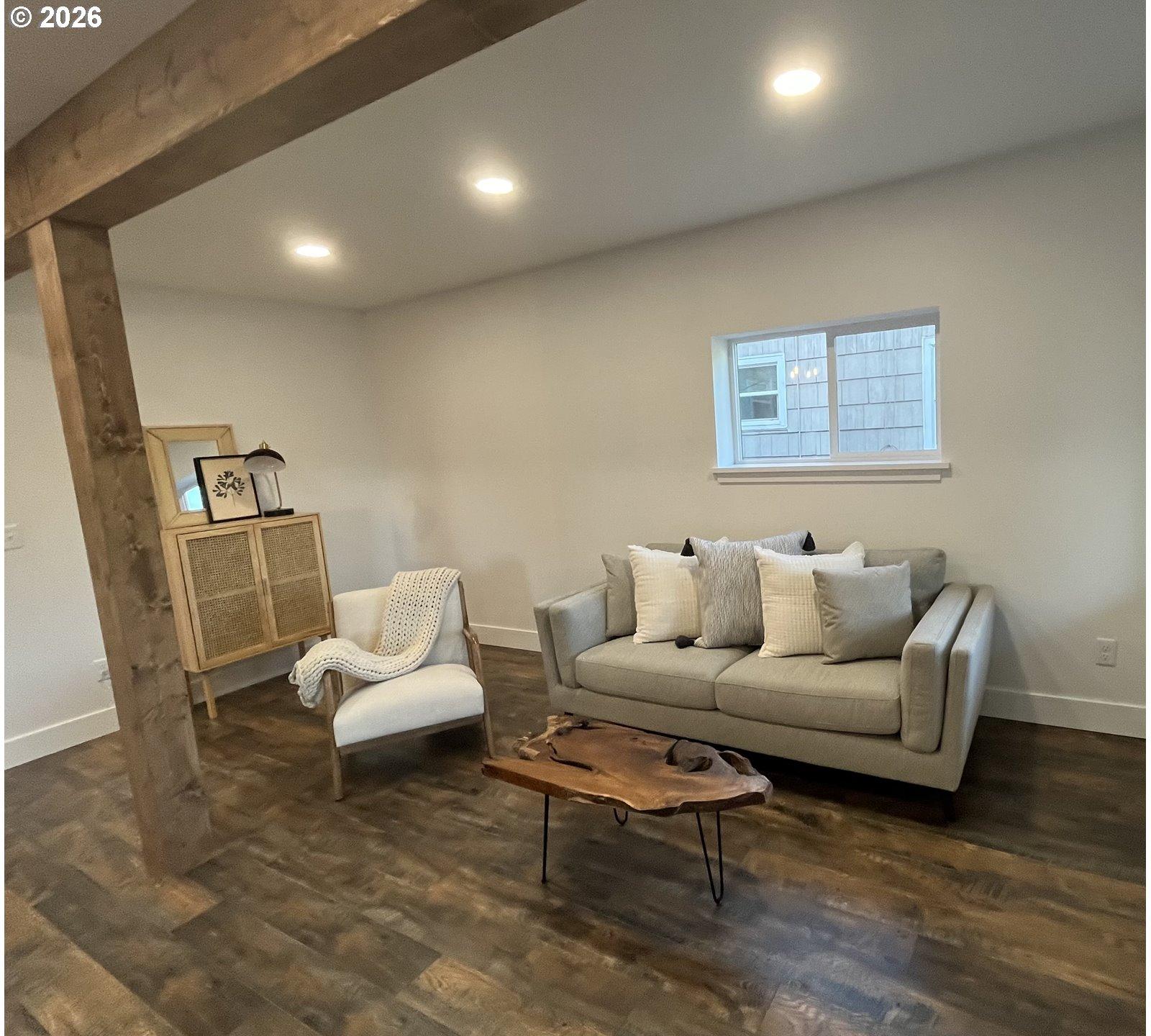 820 B Street Springfield, OR 97477 - Photo 5 of 15 Gallery Image 5