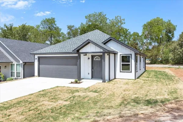 $245,000 | 415 East Monterey Street, Denison, TX 75021
