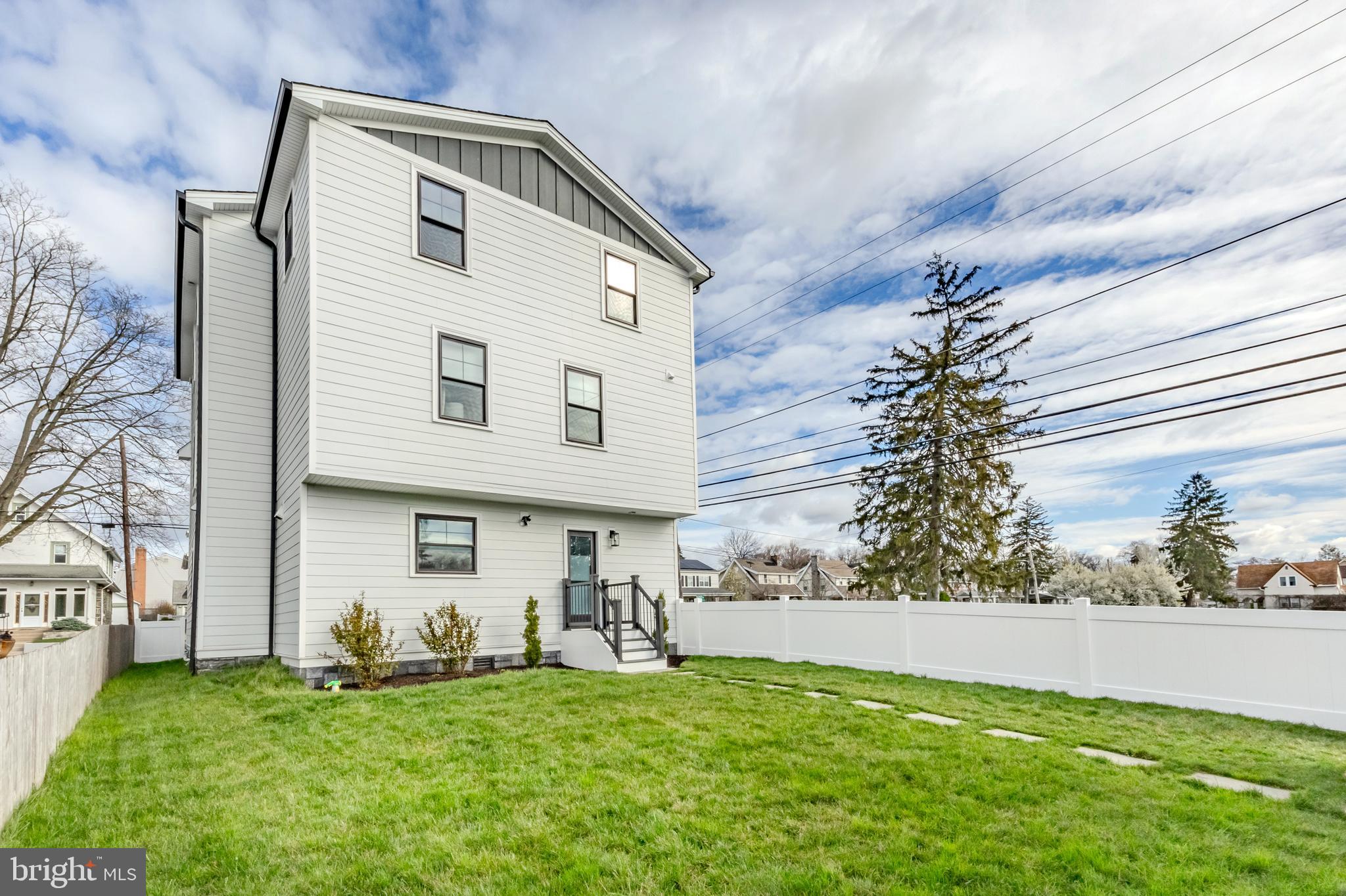 435 Sagamore Road Havertown, PA 19083 - Photo 3 of 42