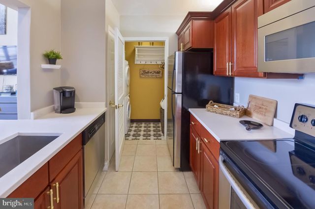$382,000 | 1600 Arch Street, Unit 2003, Philadelphia, PA 19103
