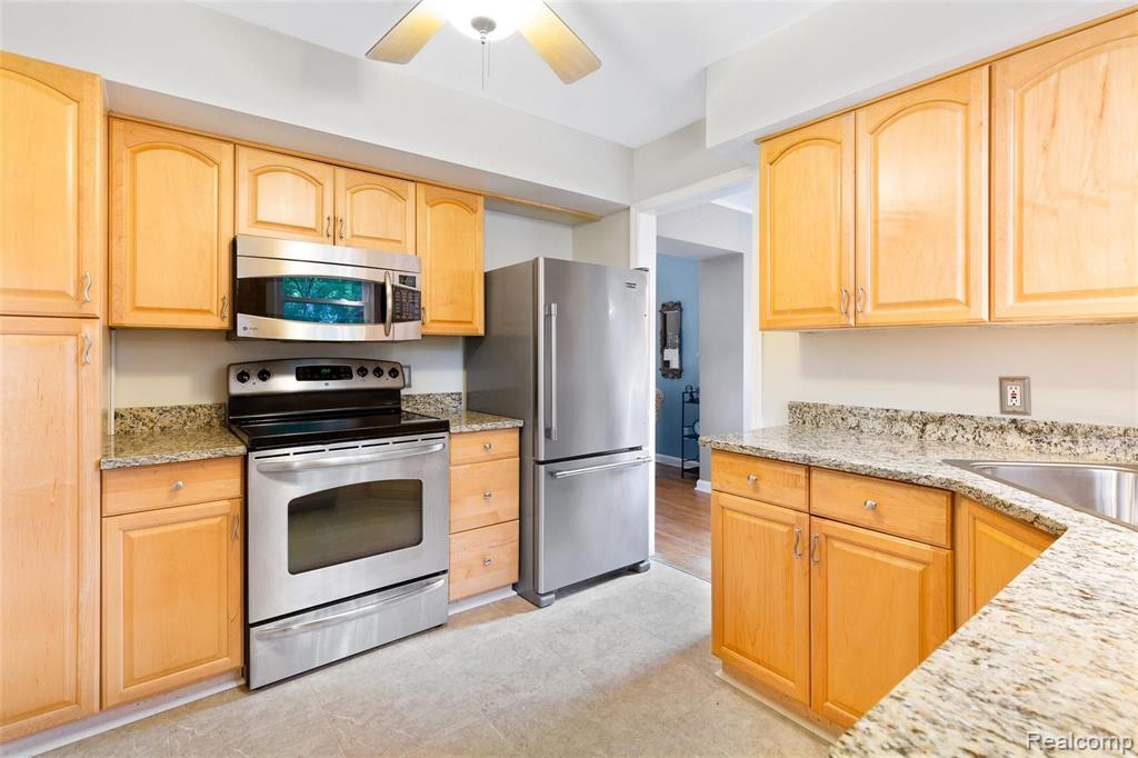 4223 Wakefield Road Berkley, MI 48072 - Photo 14 of 45