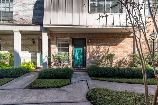 $215,000 | 2228 South Piney Point Road, Unit 109, Houston, TX 77063