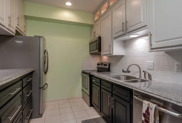 $215,000 | 2228 South Piney Point Road, Unit 109, Houston, TX 77063