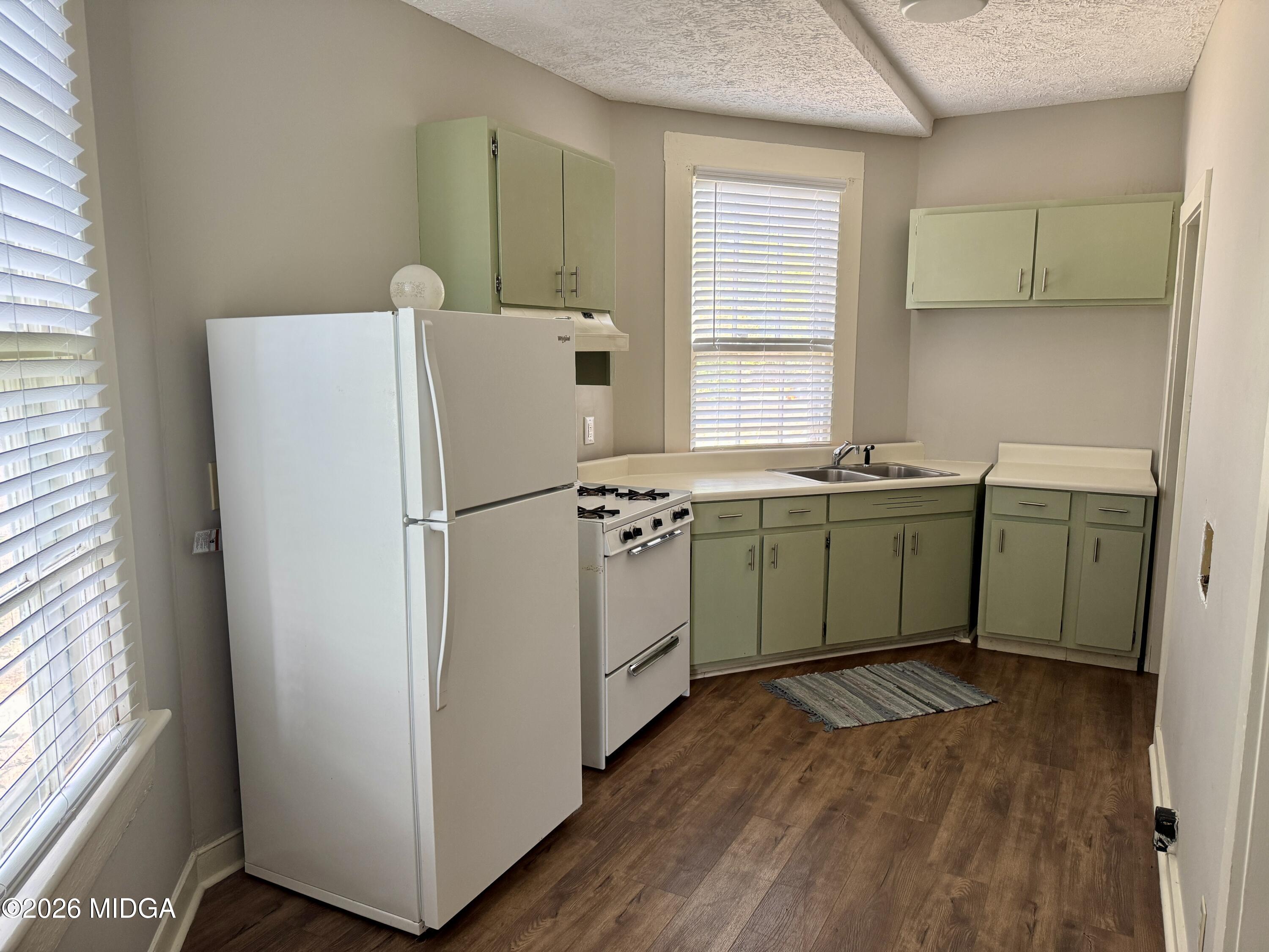 1020 Adams Street Macon, GA 31201 - Photo 22 of 41 Unit 1 - Kitchen