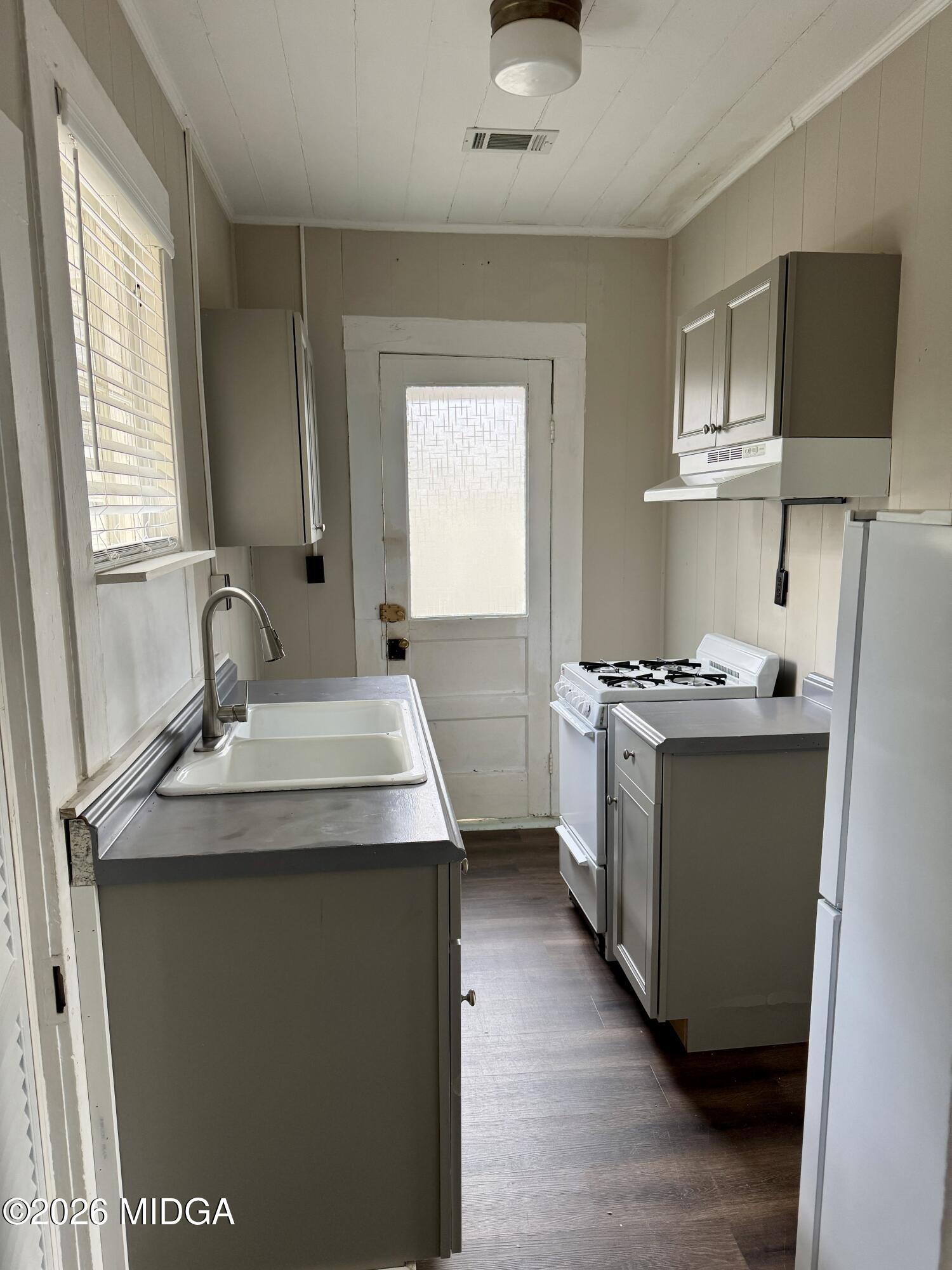 1020 Adams Street Macon, GA 31201 - Photo 7 of 41 Unit 3 - Kitchen