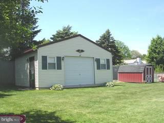 1422 Foster Road Warminster, PA 18974 - Photo 3 of 6 Gallery Image 3