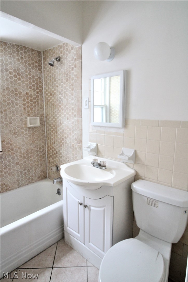 3643 Randolph Road Cleveland, OH 44121 - Photo 6 of 27