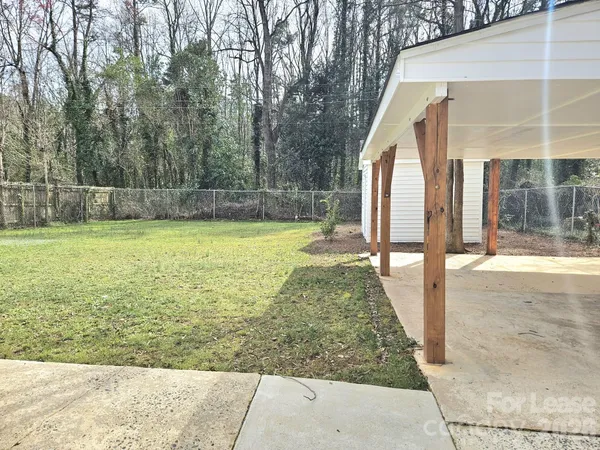 $2,400 | 2900 Enfield Road, Charlotte, NC 28205