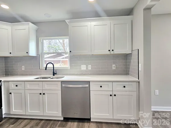 $2,400 | 2900 Enfield Road, Charlotte, NC 28205