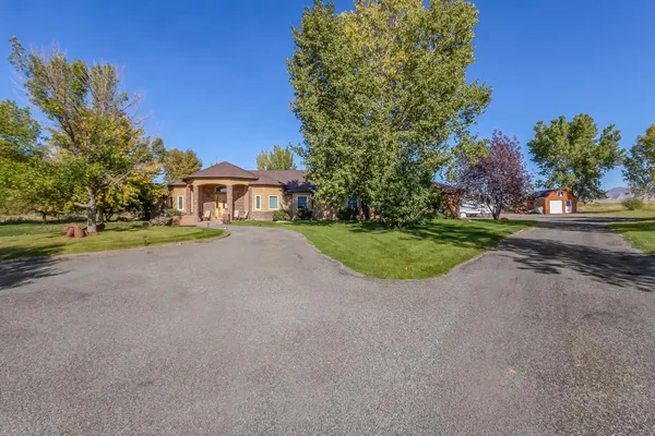 $1,345,000 | 923 Vista Court, Grand Junction, CO 81506