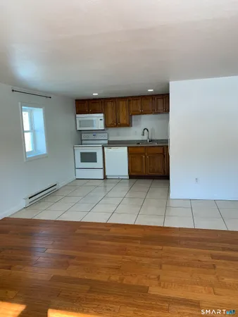 $2,200 | 372 Hartford Road, Brooklyn, CT 06234