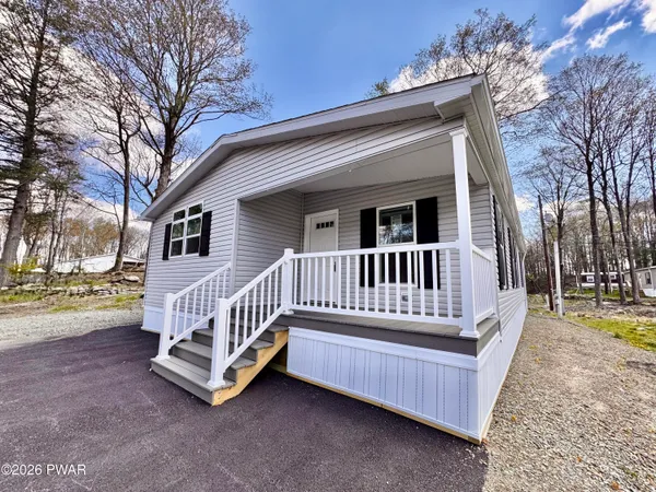 $189,900 | 102 Middle Road, Greentown, PA 18426