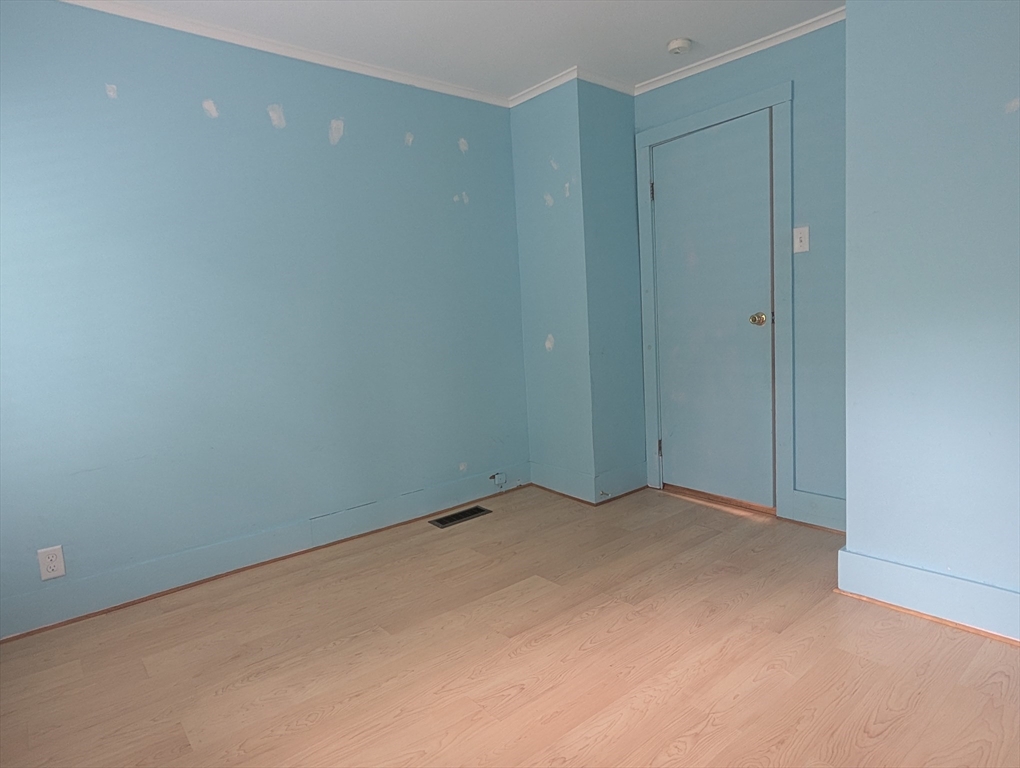 137 Main Street, Unit 1 Shelburne, MA 01370 - Photo 13 of 16