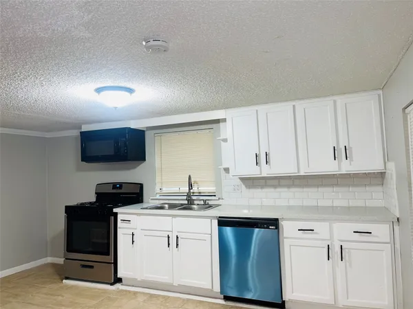 $1,350 | 166 Sycamore Drive, Richwood, TX 77531