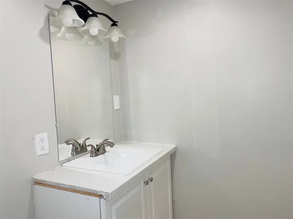 $1,350 | 166 Sycamore Drive, Richwood, TX 77531