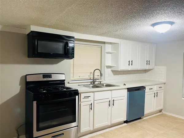 $1,350 | 166 Sycamore Drive, Richwood, TX 77531