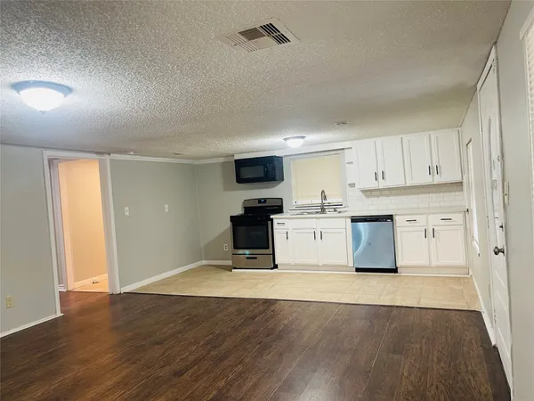 $1,350 | 166 Sycamore Drive, Richwood, TX 77531