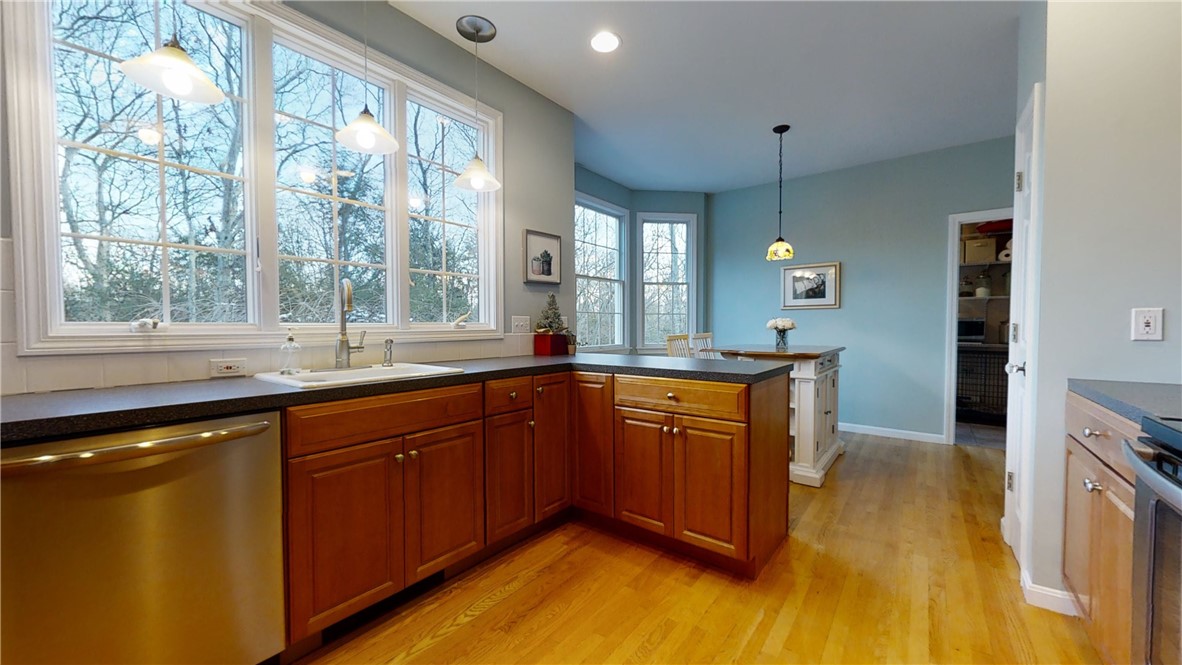 179 Stillwater Road Smithfield, RI 02917 - Photo 14 of 34 Gallery Image 14