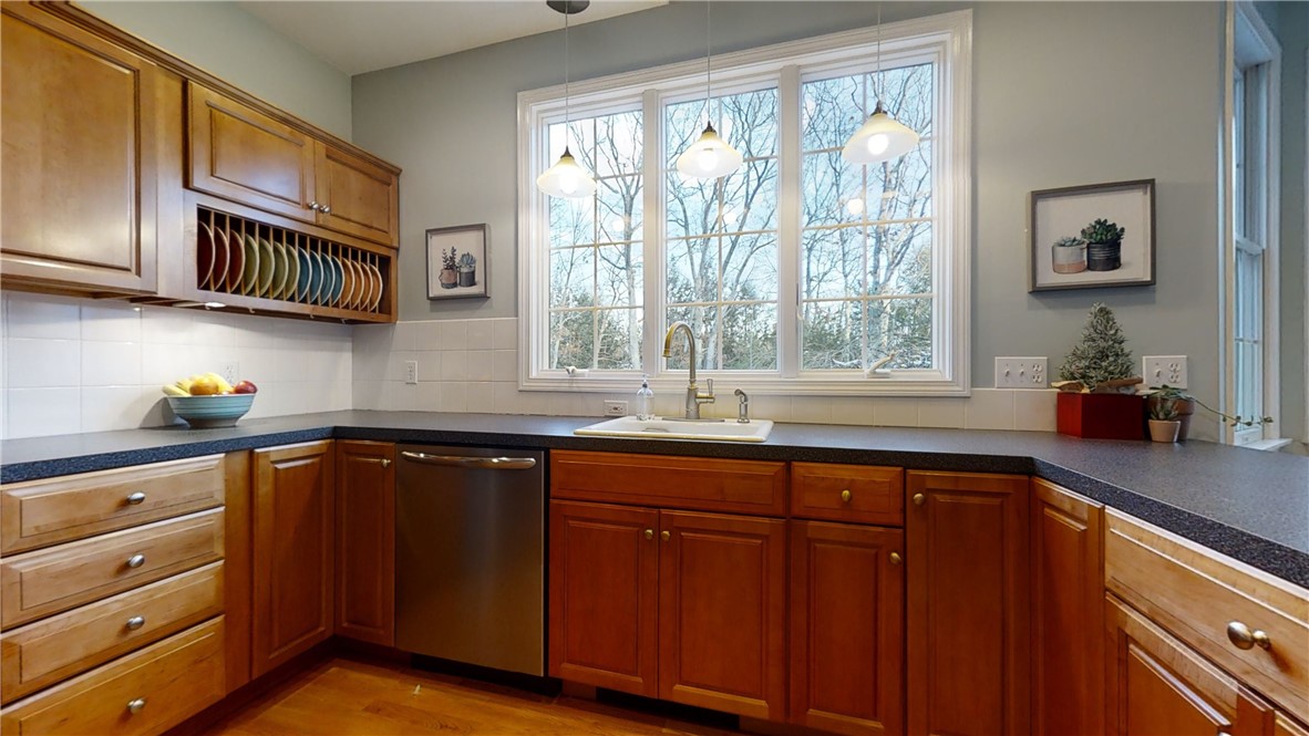 179 Stillwater Road Smithfield, RI 02917 - Photo 15 of 34 Gallery Image 15