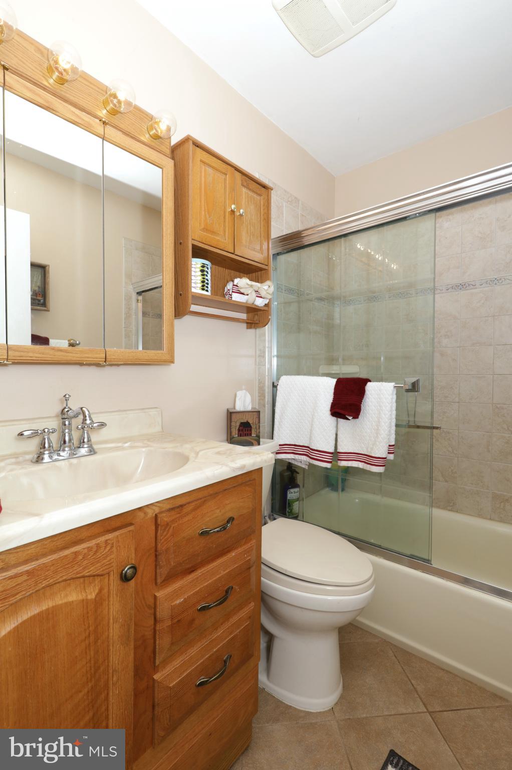 8611 Weems Road Manassas, VA 20110 - Photo 22 of 46 Hall Bath