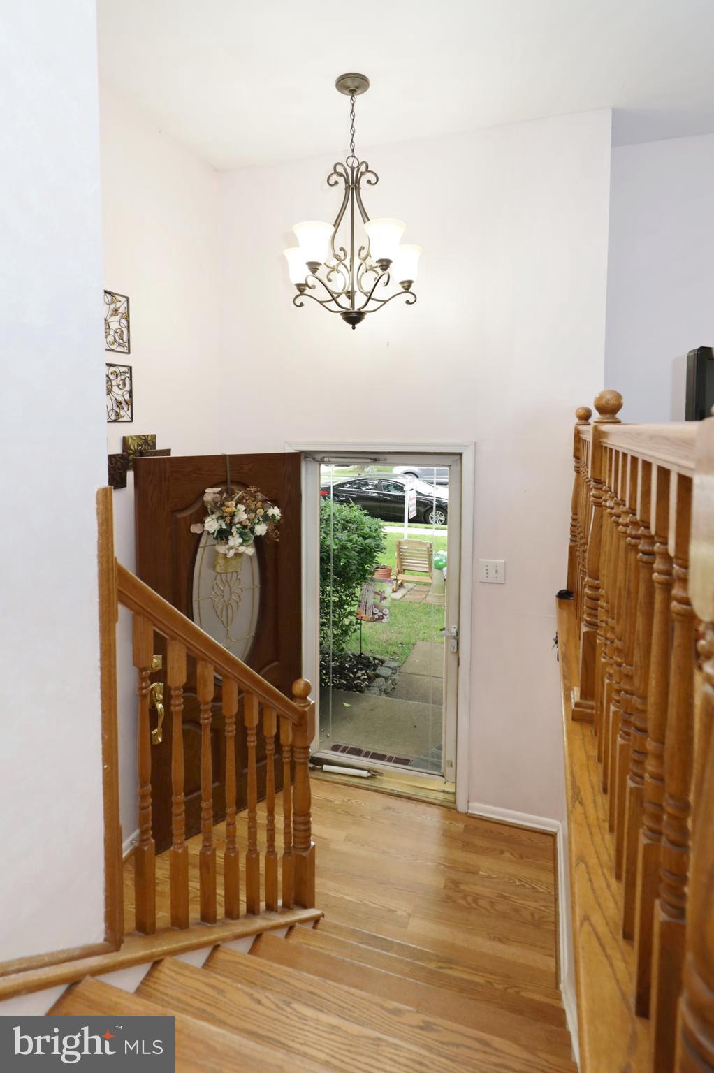 8611 Weems Road Manassas, VA 20110 - Photo 4 of 46 Hardwoods Stairs and Railings!