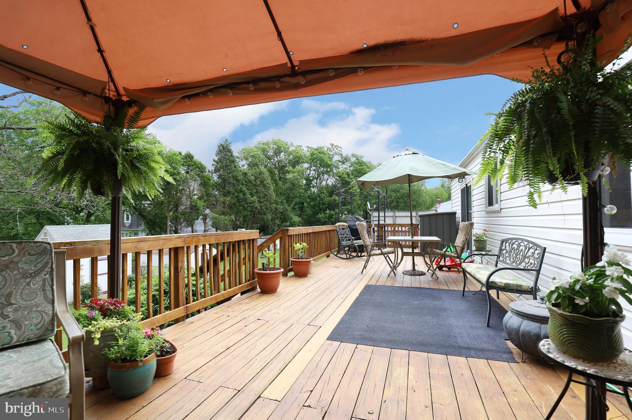 8611 Weems Road Manassas, VA 20110 - Photo 39 of 46 Relax with a glass of Iced Tea!