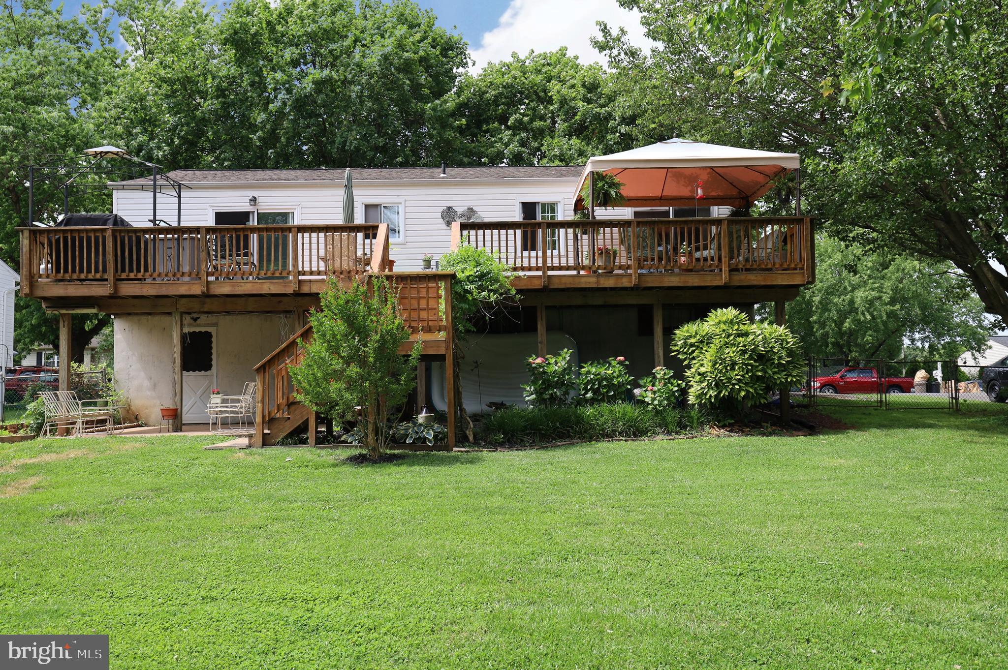 8611 Weems Road Manassas, VA 20110 - Photo 46 of 46 Look at that deck! Waiting for you!