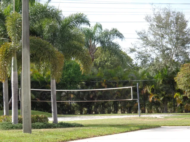 a view of a yard with a floor and yard