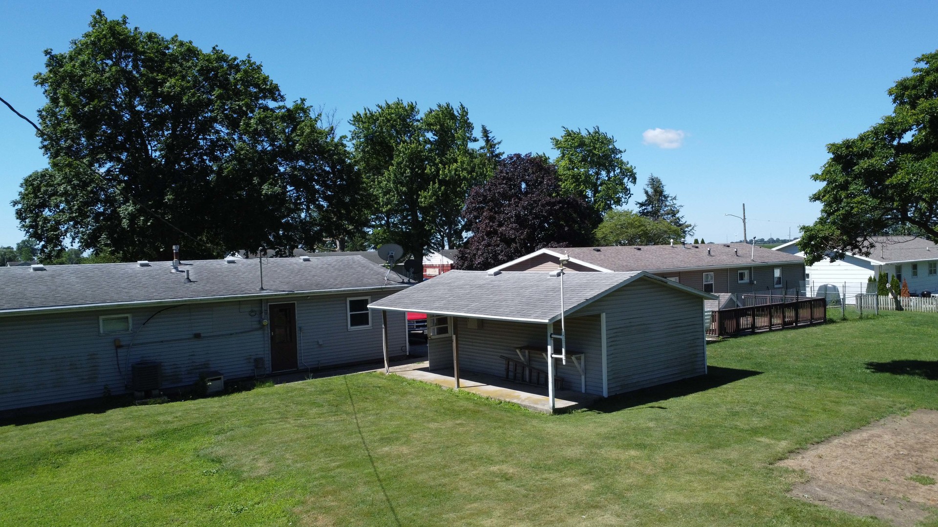 625 West Blue Street Sheldon, IL 60966 - Photo 3 of 27