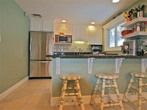 8 Thornberry Road Winchester, MA 01890 - Photo 10 of 29 Gallery Image 10