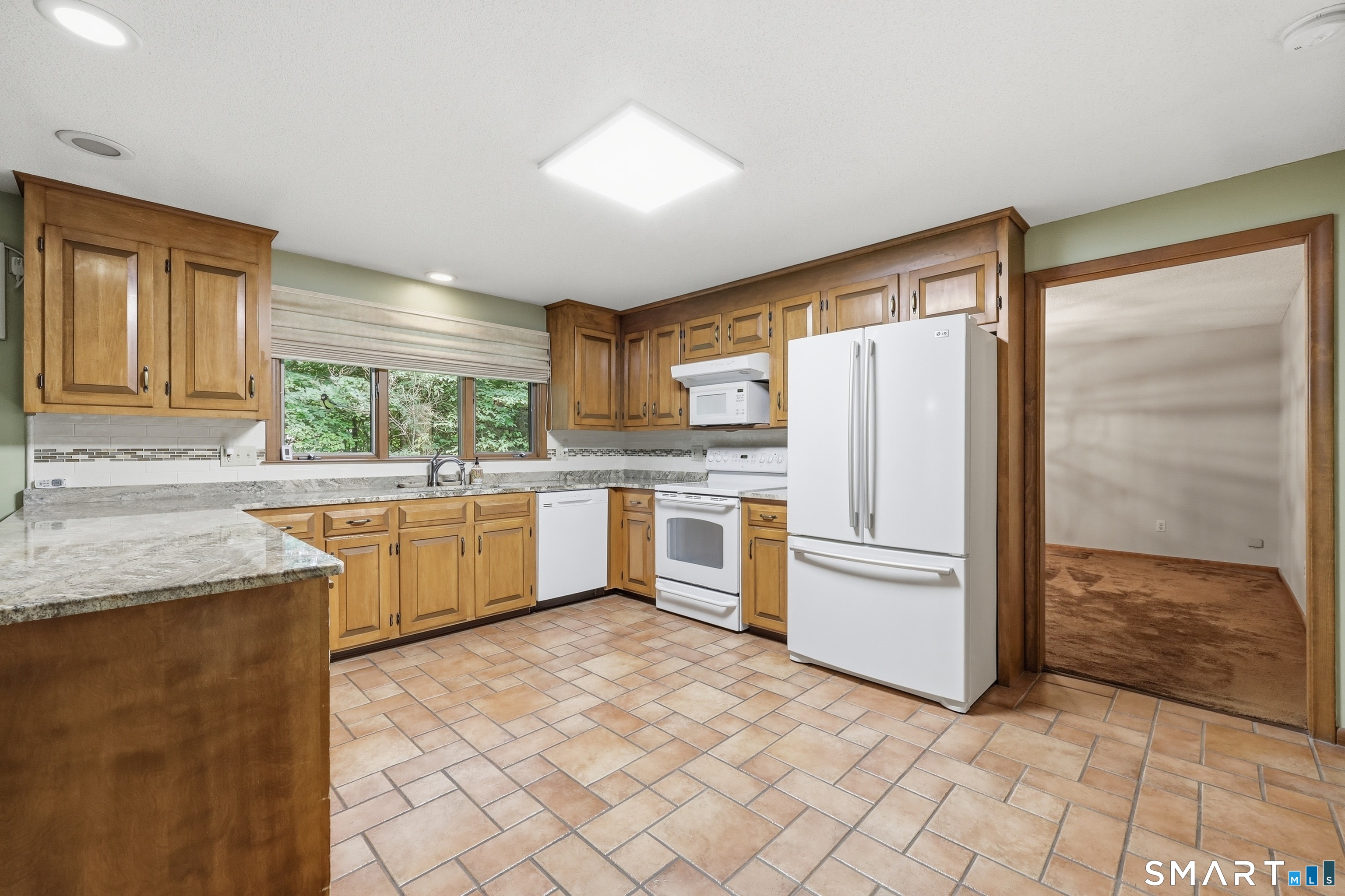 5 Birch Road Bloomfield, CT 06002 - Photo 12 of 37 Gallery Image 12