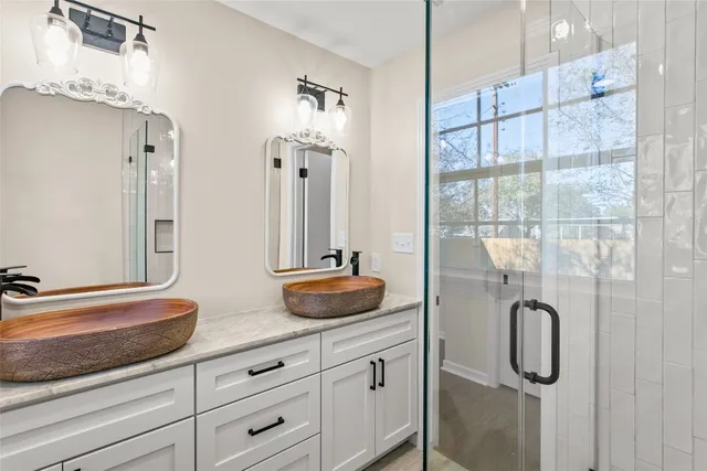 $380,000 | 347 Monroe Street, Giddings, TX 78942