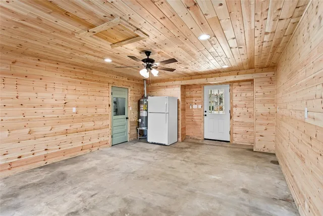 $380,000 | 347 Monroe Street, Giddings, TX 78942