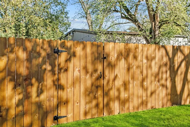 $380,000 | 347 Monroe Street, Giddings, TX 78942