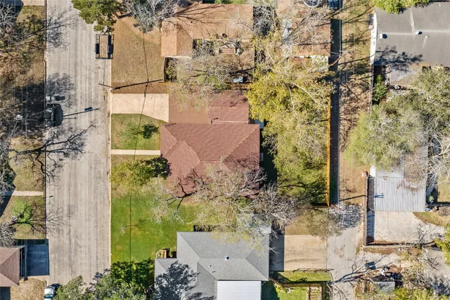 $380,000 | 347 Monroe Street, Giddings, TX 78942