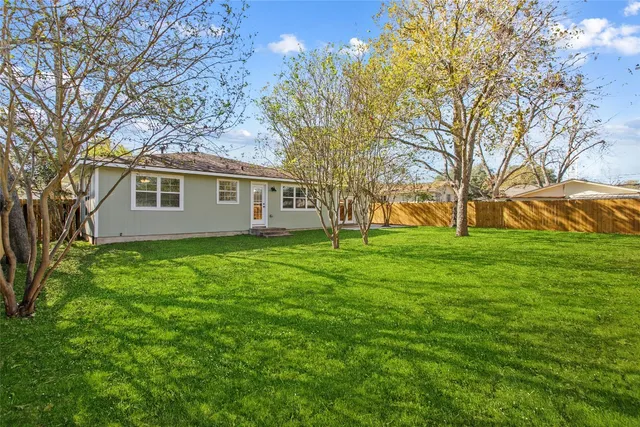 $380,000 | 347 Monroe Street, Giddings, TX 78942