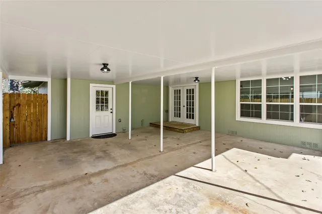 $380,000 | 347 Monroe Street, Giddings, TX 78942