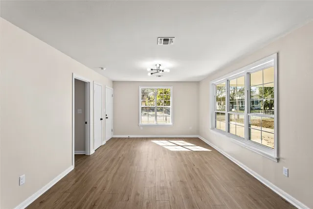 $380,000 | 347 Monroe Street, Giddings, TX 78942