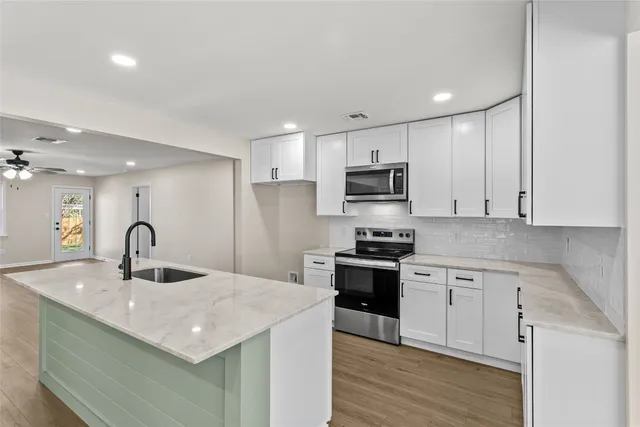 $380,000 | 347 Monroe Street, Giddings, TX 78942