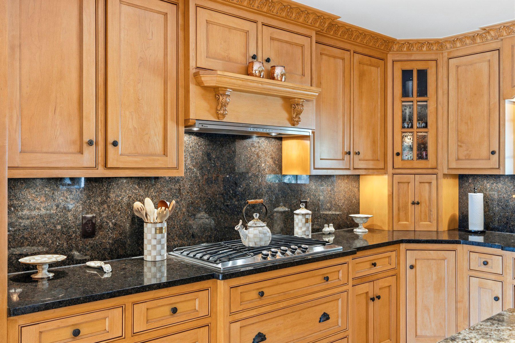 3625 Stansbury Mill Road Phoenix, MD 21131 - Photo 25 of 64 Undercabintry lighting, tons of storage and prep
