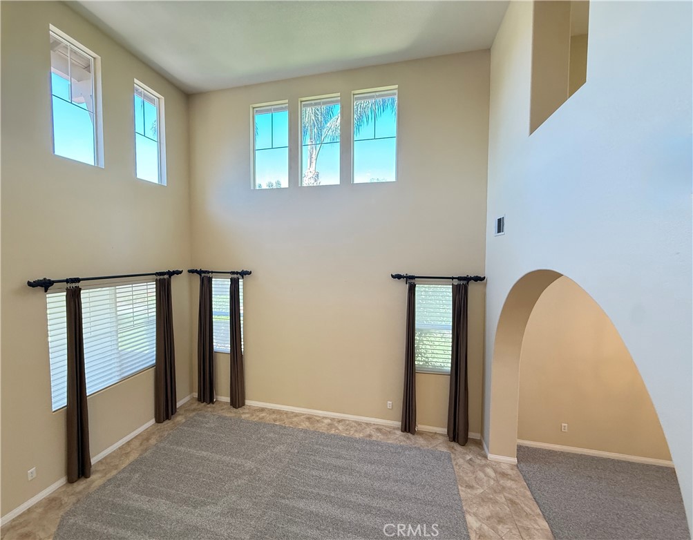 32493 Palacio Temecula, CA 92592 - Photo 3 of 27 Living room