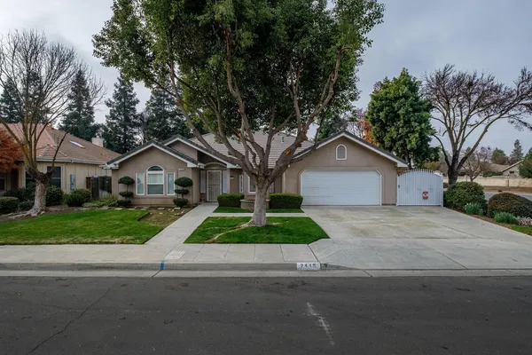 $650,000 | 7449 North Lodi Avenue, Fresno, CA 93722