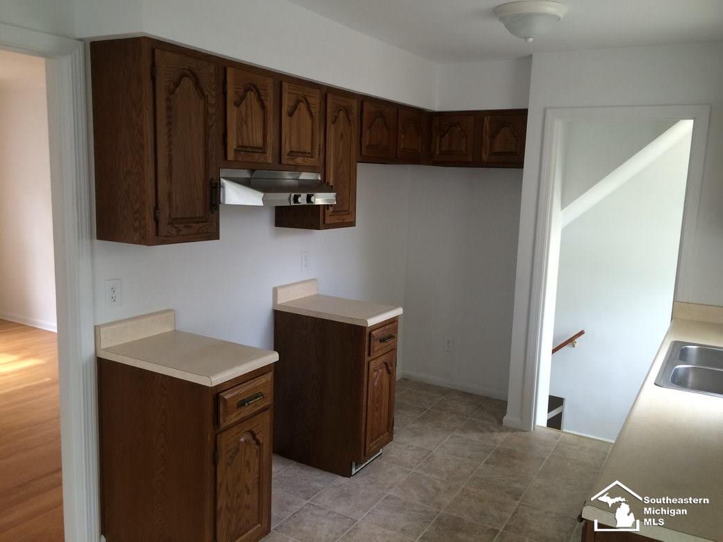 13414 Rosedale Street Southgate, MI 48195 - Photo 22 of 42 31294706-21.JPG