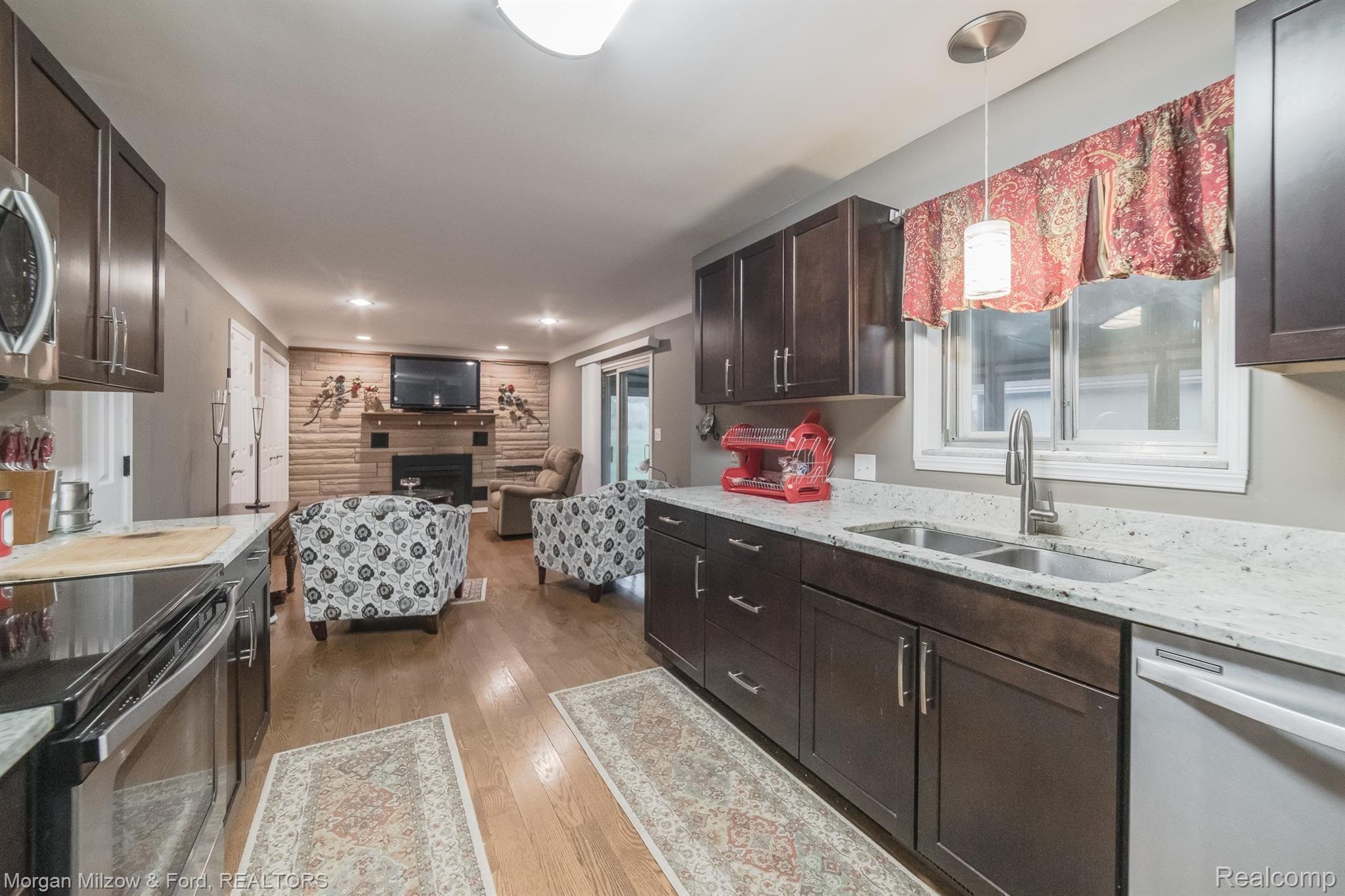 7168 Miller Road Swartz Creek, MI 48473 - Photo 14 of 39 7168 Miller Rd-14.jpg