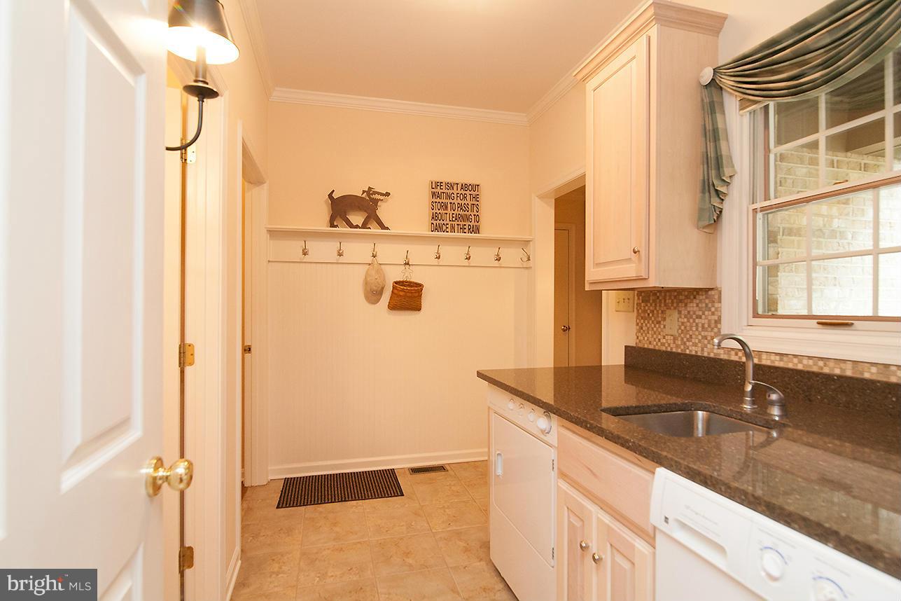 8842 Indian Springs Road Frederick, MD 21702 - Photo 17 of 30 laundry off kitchen