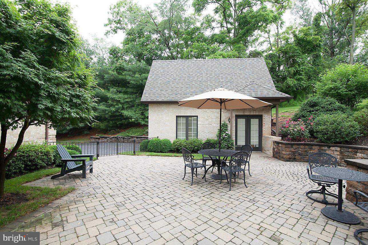 8842 Indian Springs Road Frederick, MD 21702 - Photo 29 of 30 court yard view to detached 3rd car garage