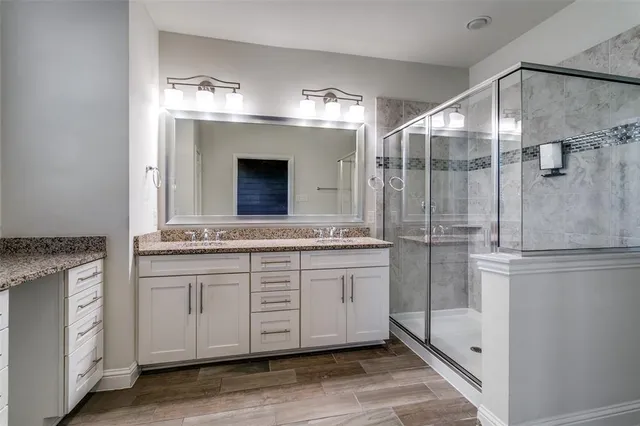 $3,000 | 515 West Royal Lane, Irving, TX 75039