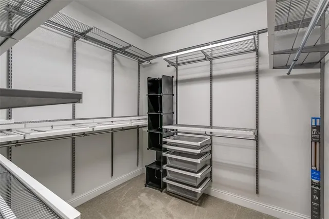 $3,000 | 515 West Royal Lane, Irving, TX 75039