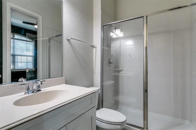 $3,000 | 515 West Royal Lane, Irving, TX 75039